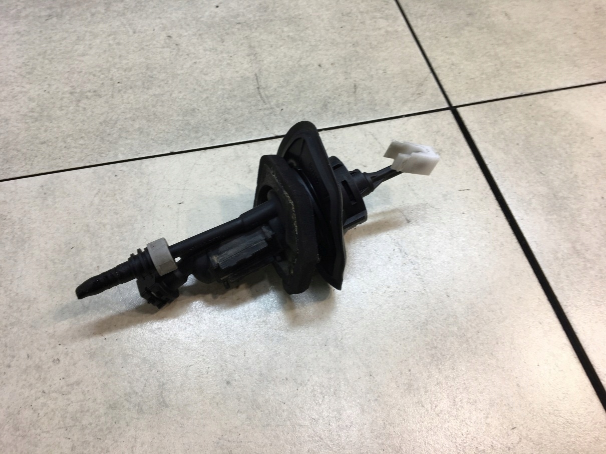 Pompe Embrayage FOCUS MK2 1.6 TDCI 3M517A543AE
