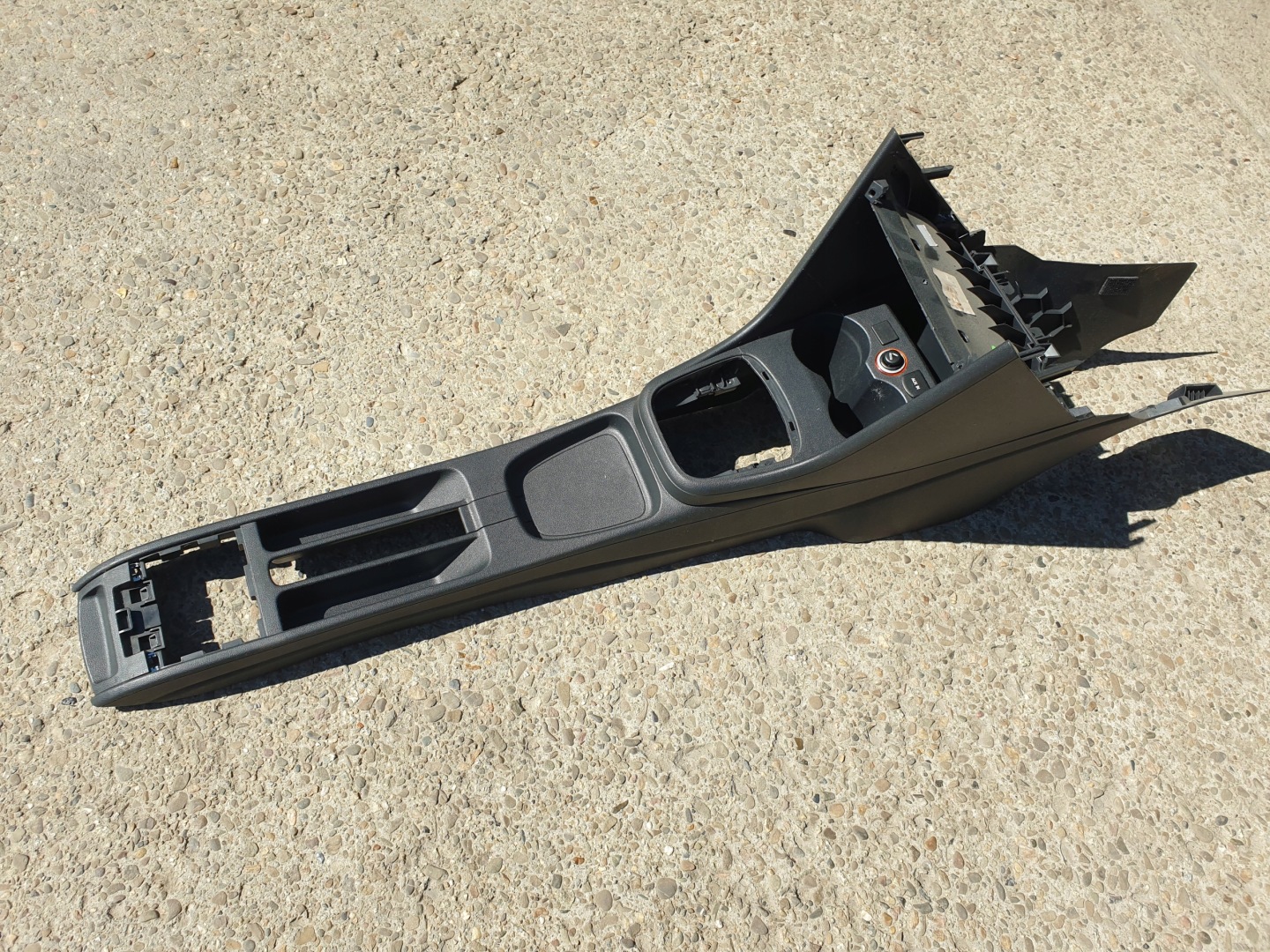 console TUNEL central VW POLO 5 V 6R 2009- 6R1863680D