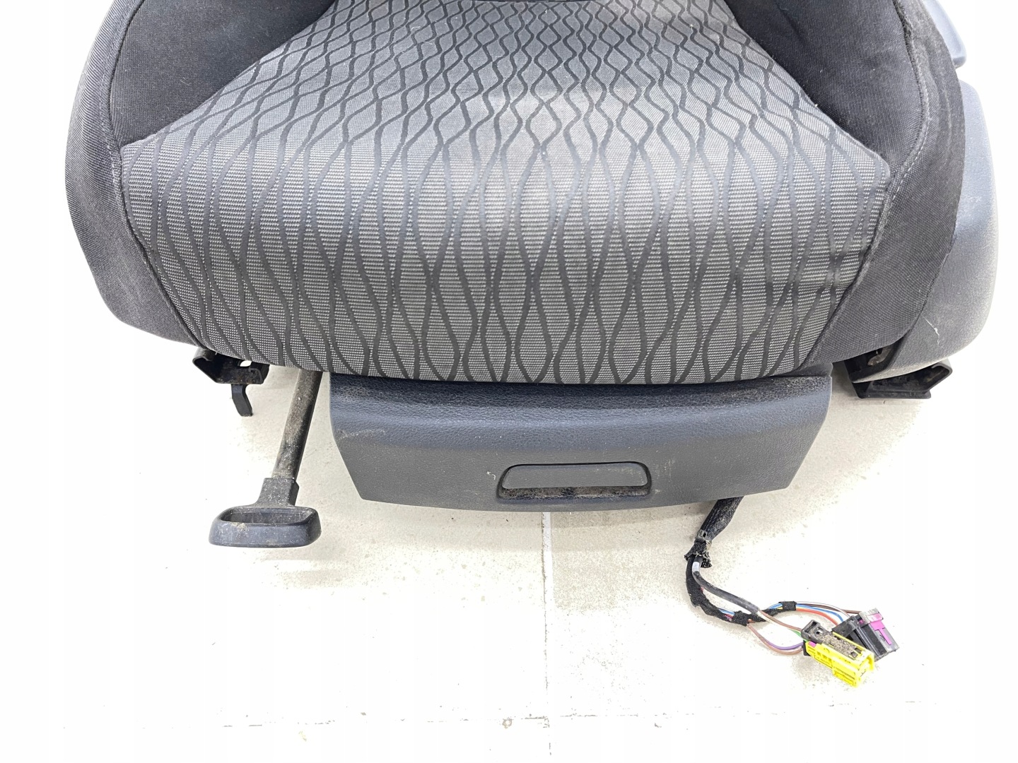 seat left front front driver´s SEAT LEON III 5F 5D HB MATERIAL