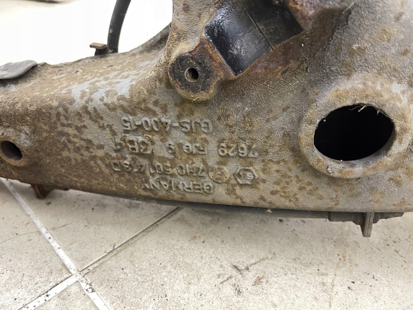 VW T5 LIFT 2.0 TDI arm left rear part swing 7H0501413D