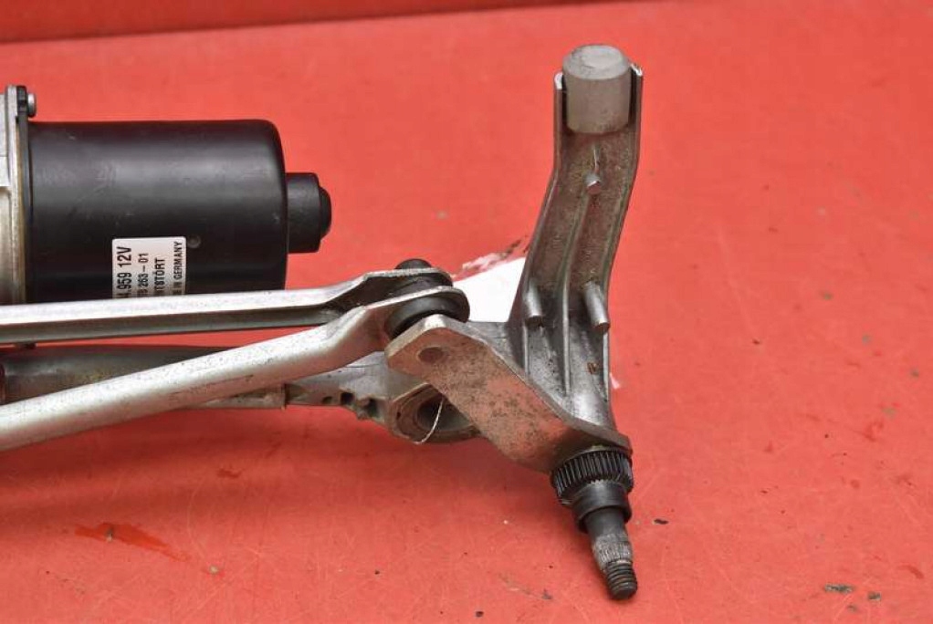 Gestänge Motor Wischer vorne EU 7161711-04 BMW E90 E91 04-10