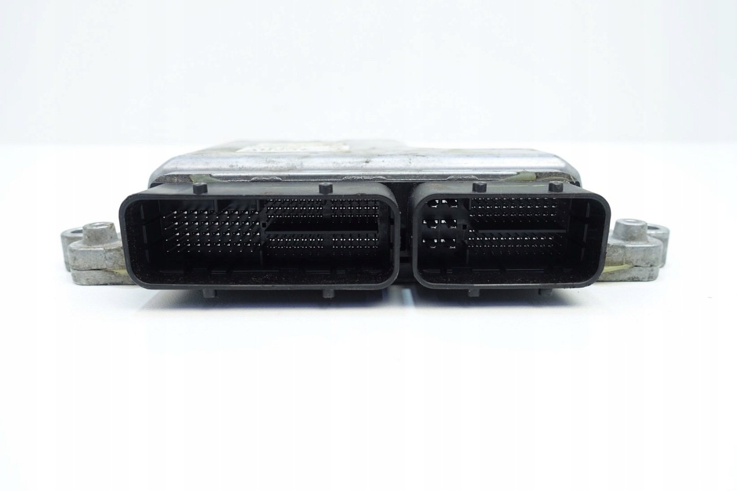 computer control unit of the engine MAZDA II P5RV18881