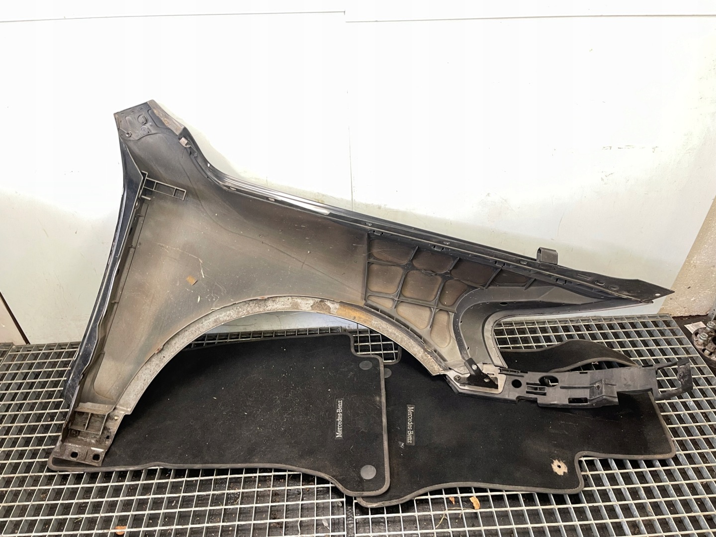 VW TOUAREG 7L fender left front front LC9Z 02