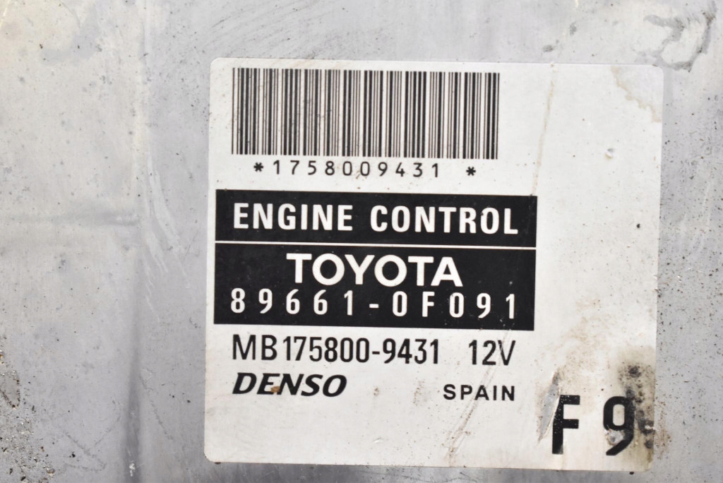 control unit computer of the engine 89661-0F091 TOYOTA COROLLA VERSO 2 II 2.2 D-CAT