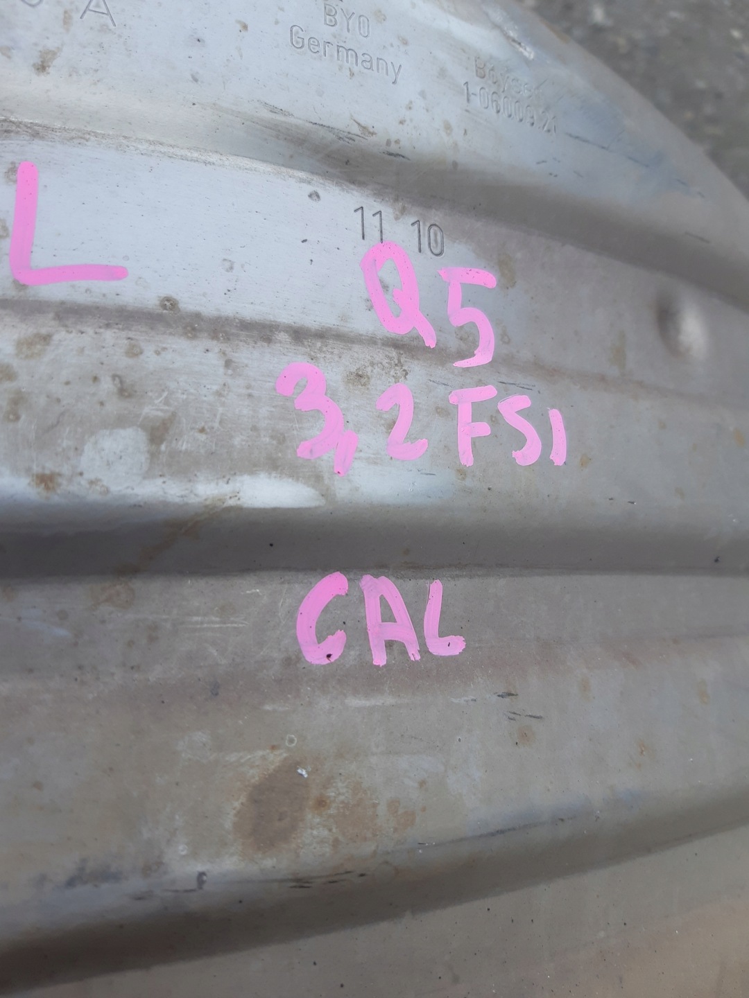 AUDI Q5 8R 3.2 FSI exhaust silencer left 8R0253611P
