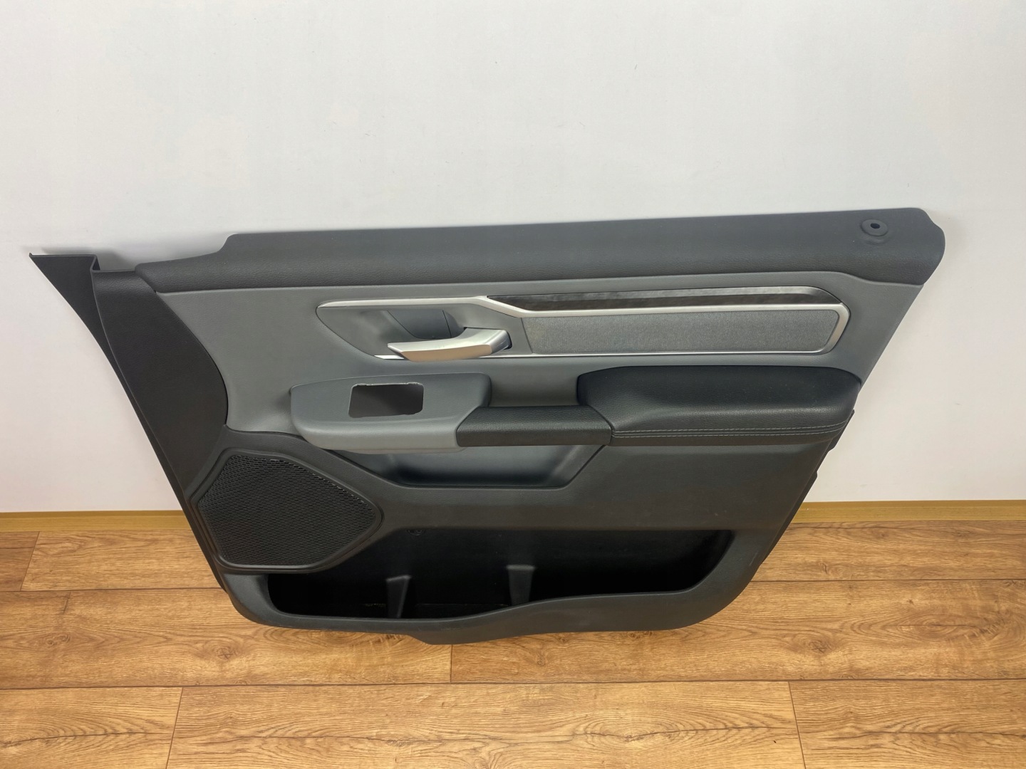 side door right front upholstery Dodge Ram 1500 2019+