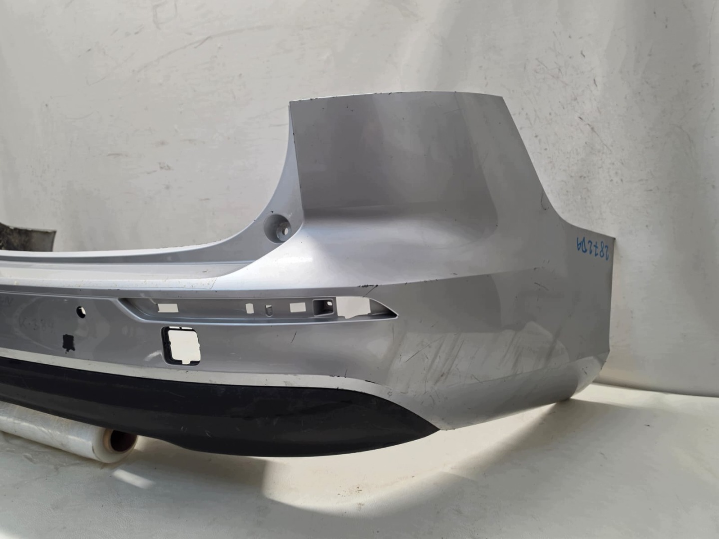 VOLVO V60 II 2 18-> bumper rear part rear PDC