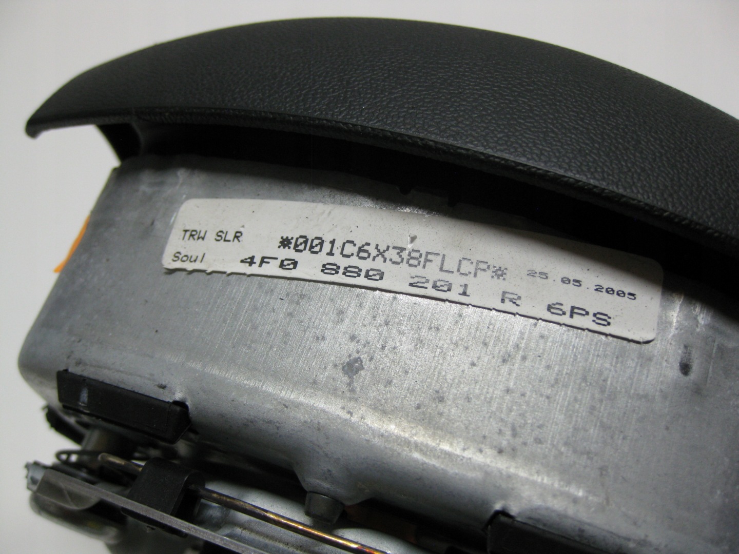 AUDI A6 C6 2.4 6V 05R Airbag Deckel 4F0880201R