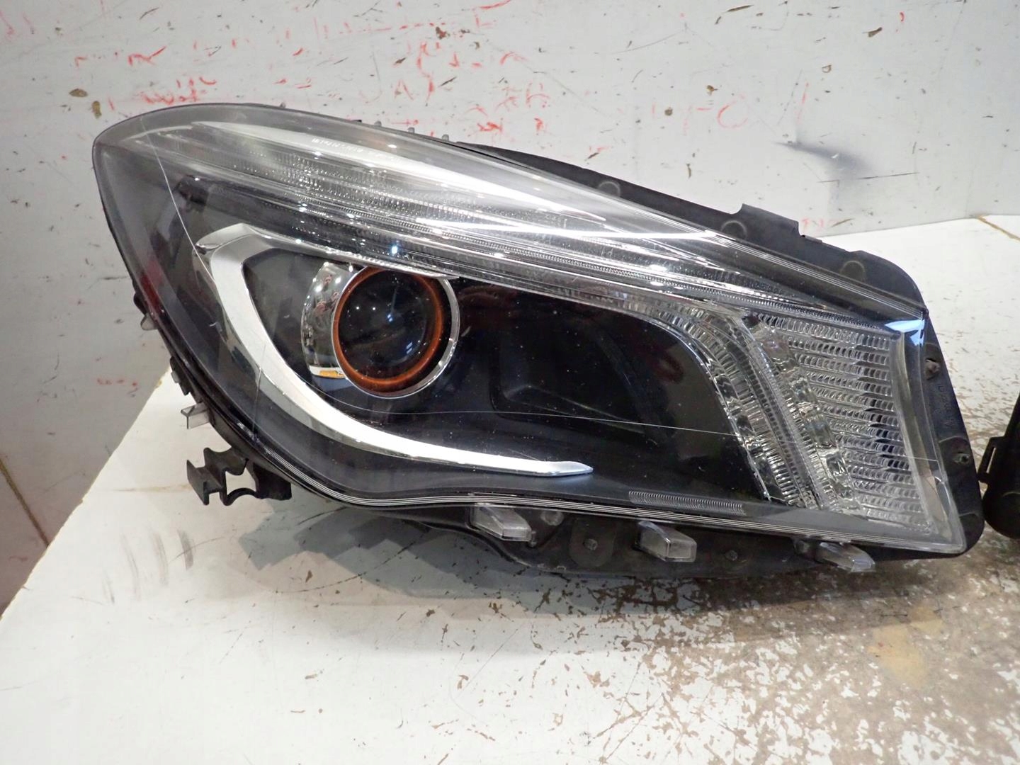 light front front right MERCEDES CLA W117 2013- A1179068000 ORANGE