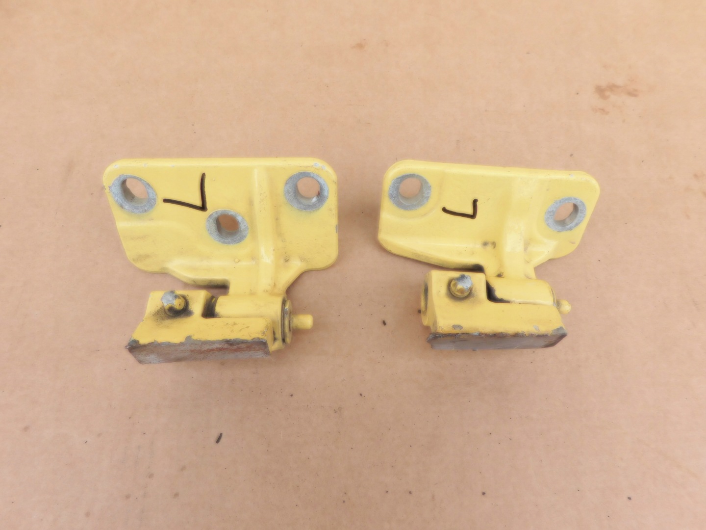 hinges door left driver´s komplet OEM Sprinter 906 Crafter zolte