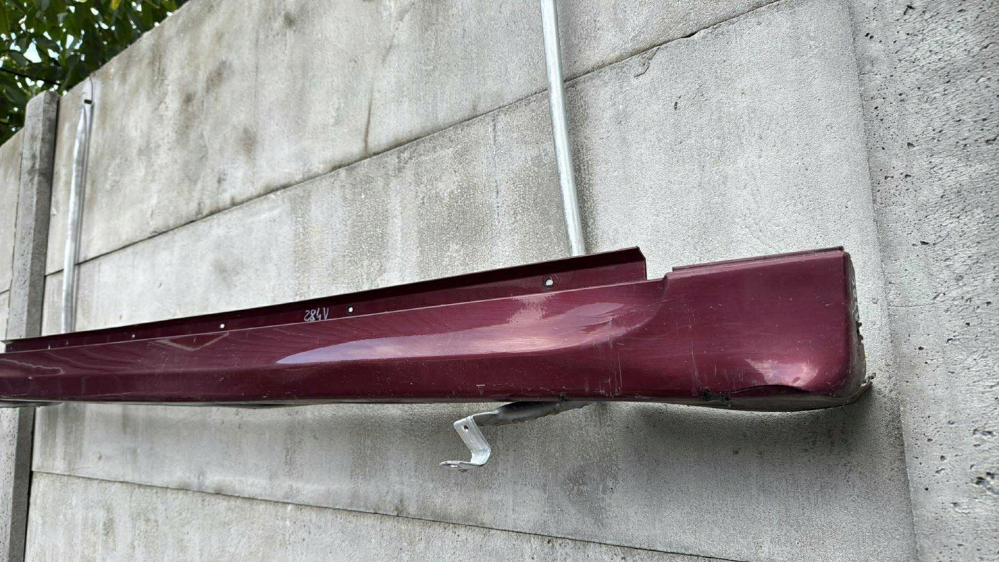 right moulding threshold SAAB 9-3 93 VECTOR ARC sedan kombi threshold colour 284