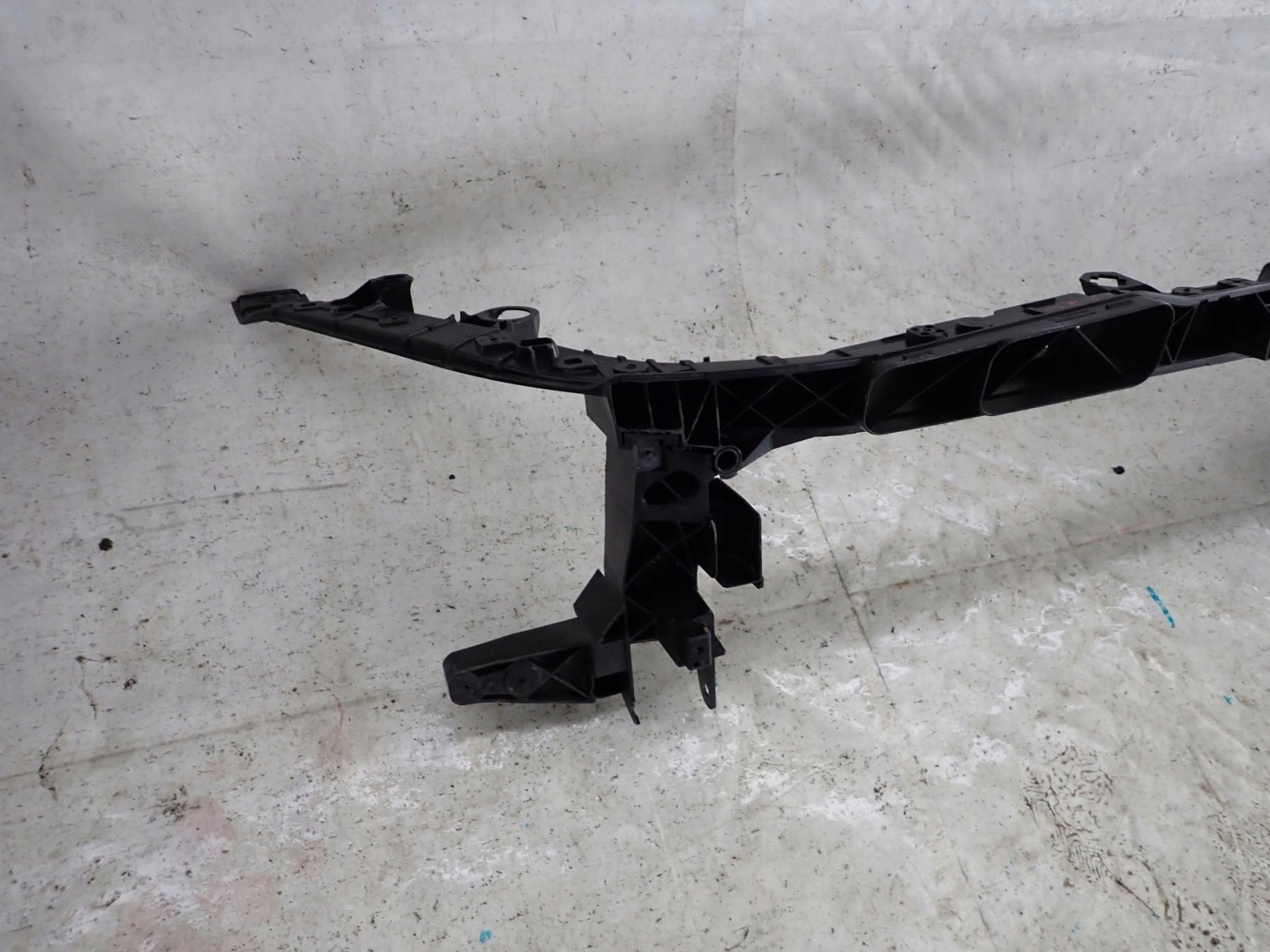 MERCEDES W247 B-KLASA CLA 118 support panel for radiators pillar front