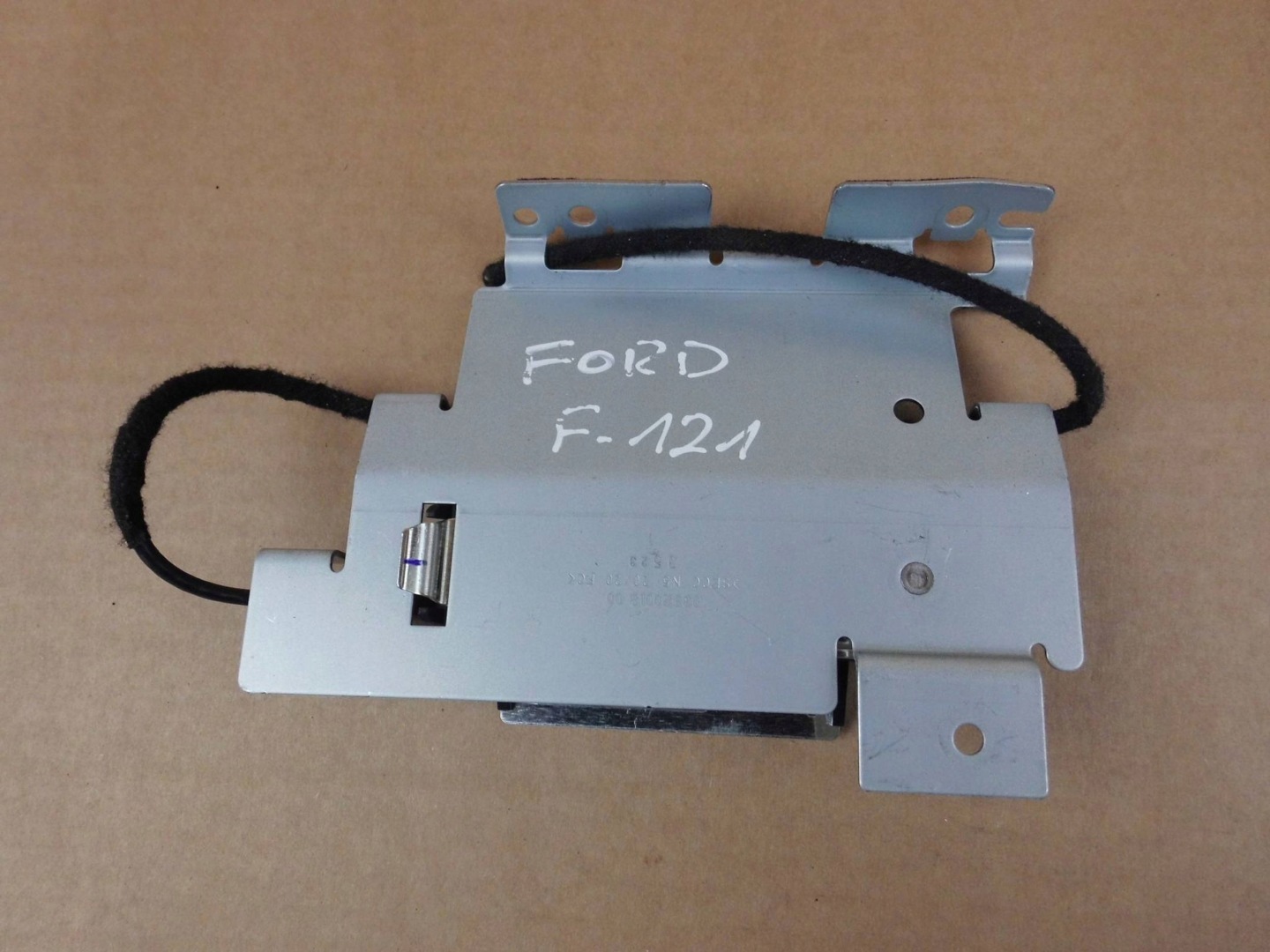 Ford Kuga III MK3 amplifier anteny GPS LJ6T-19K351-BB