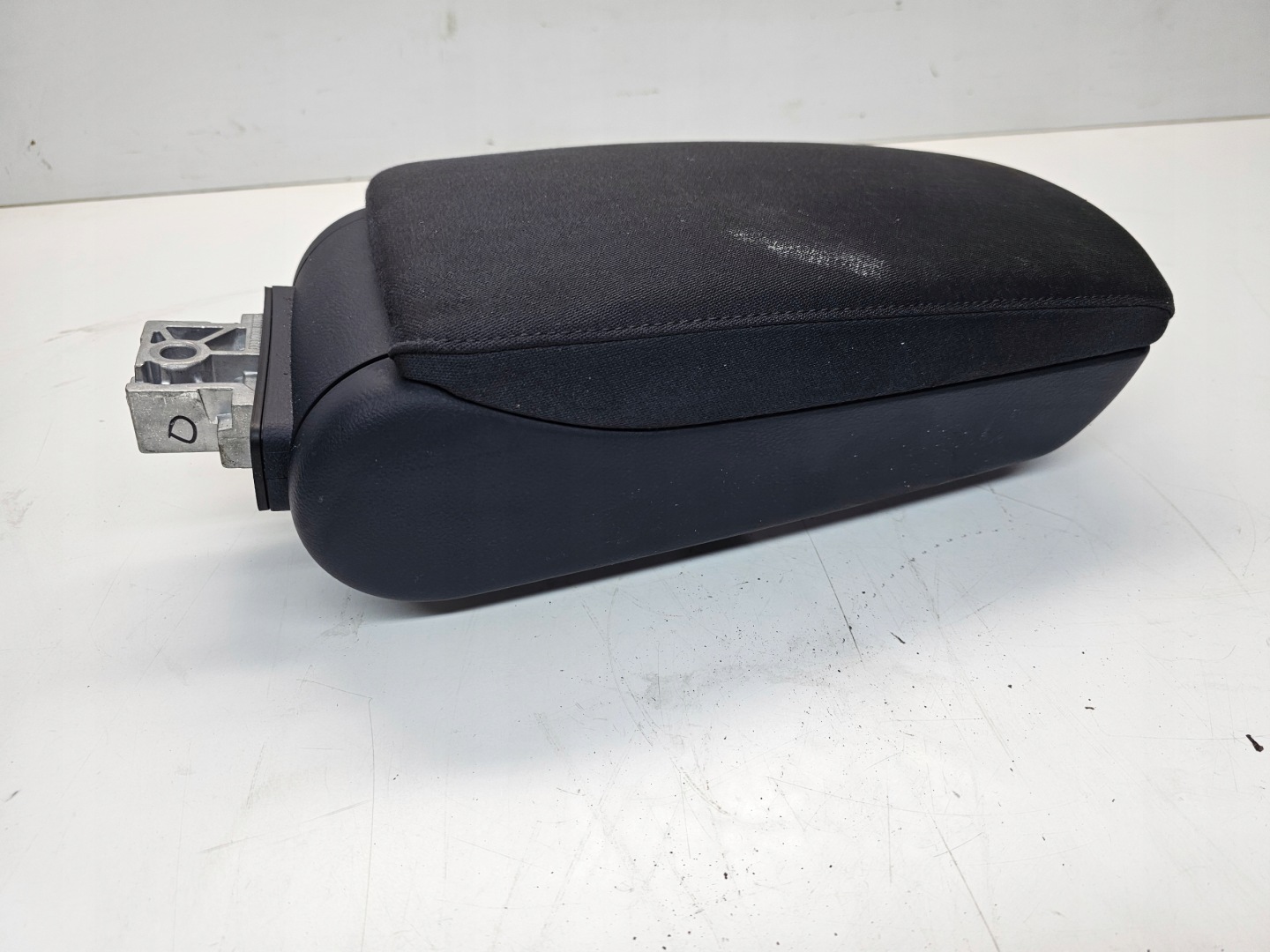 armrest front AUDI A6 C6 *MATERIAL* graphitic*
