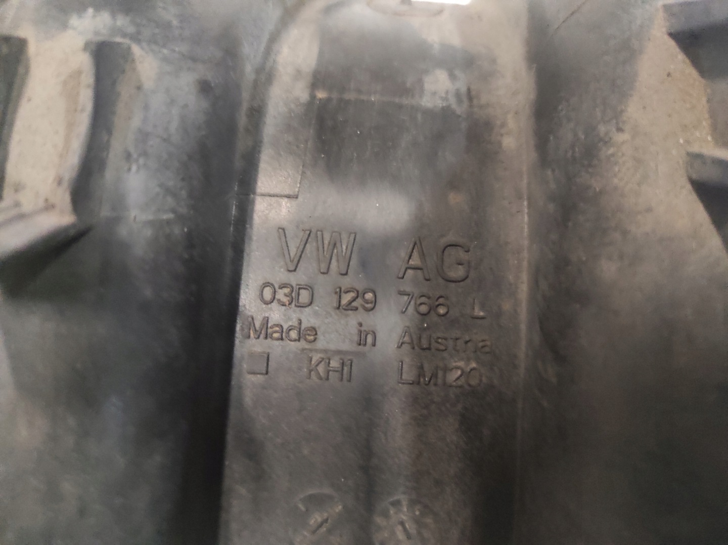 Fabia and 1.2 6V 03D129766L intake manifold dolotowy