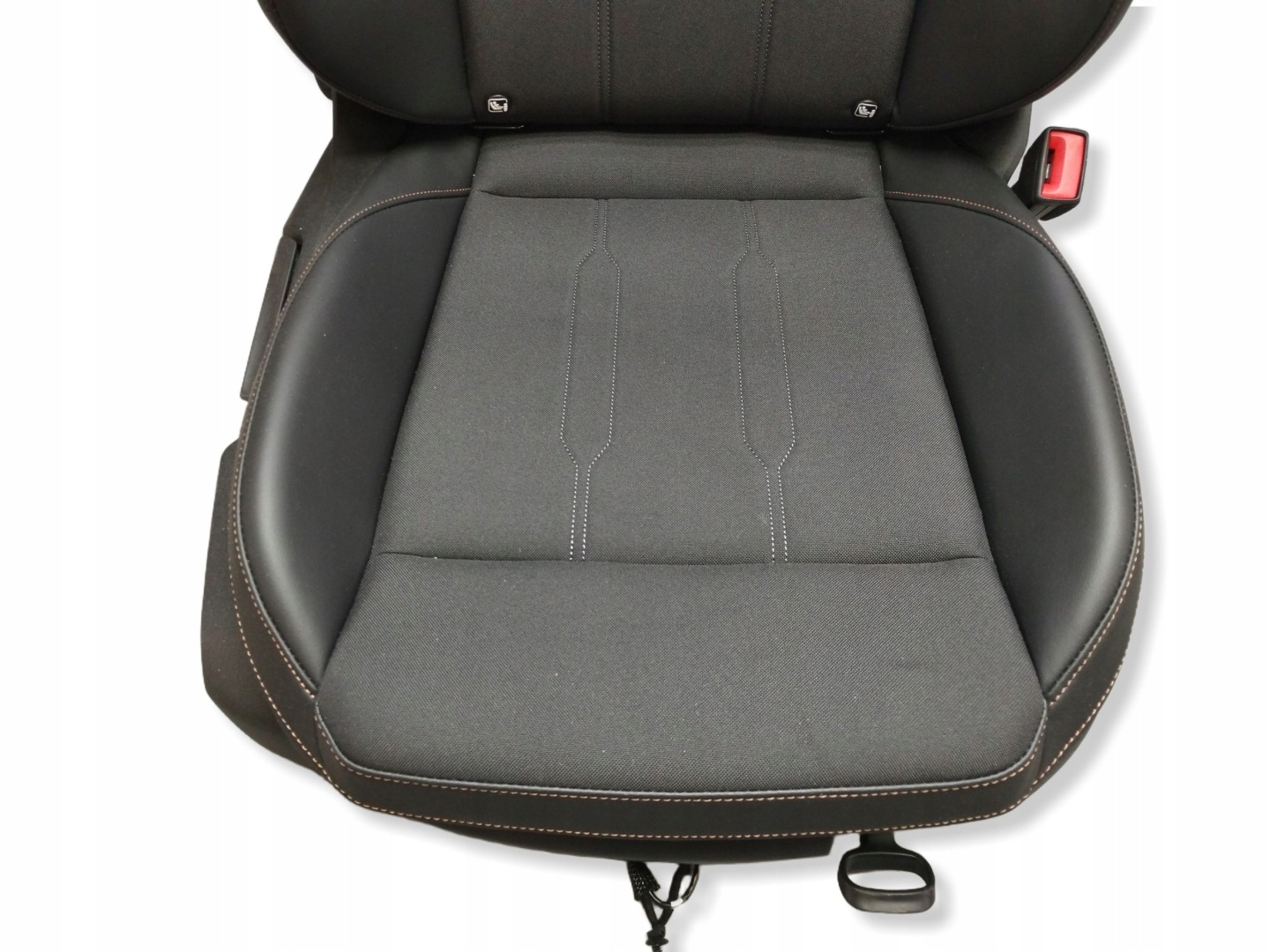 Cupra Formentor lift sedačka spolujezdce pravý předek airbag