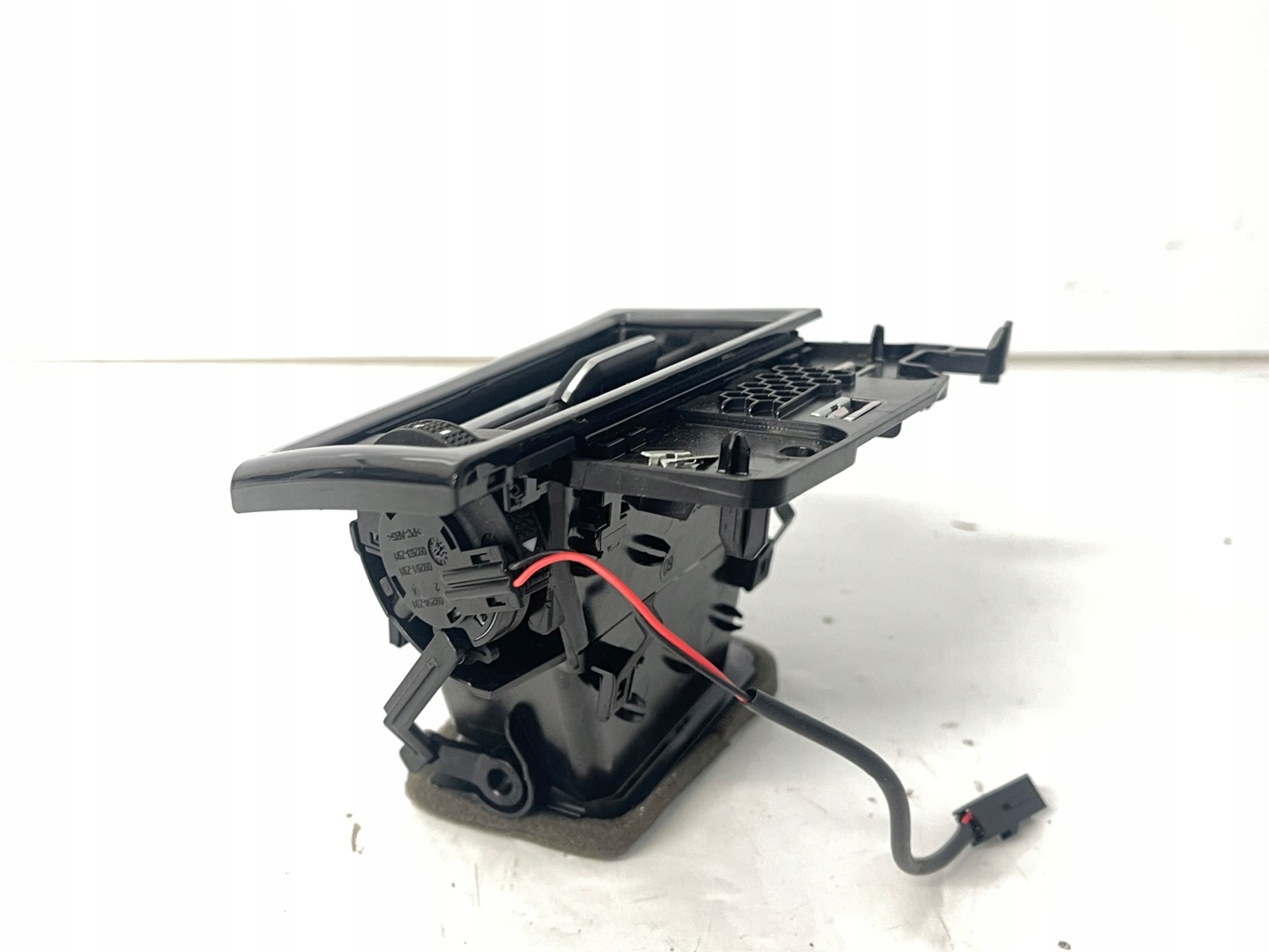 VW ARTEON PASSAT B8 grid air conditioning devices left 3G1819701E