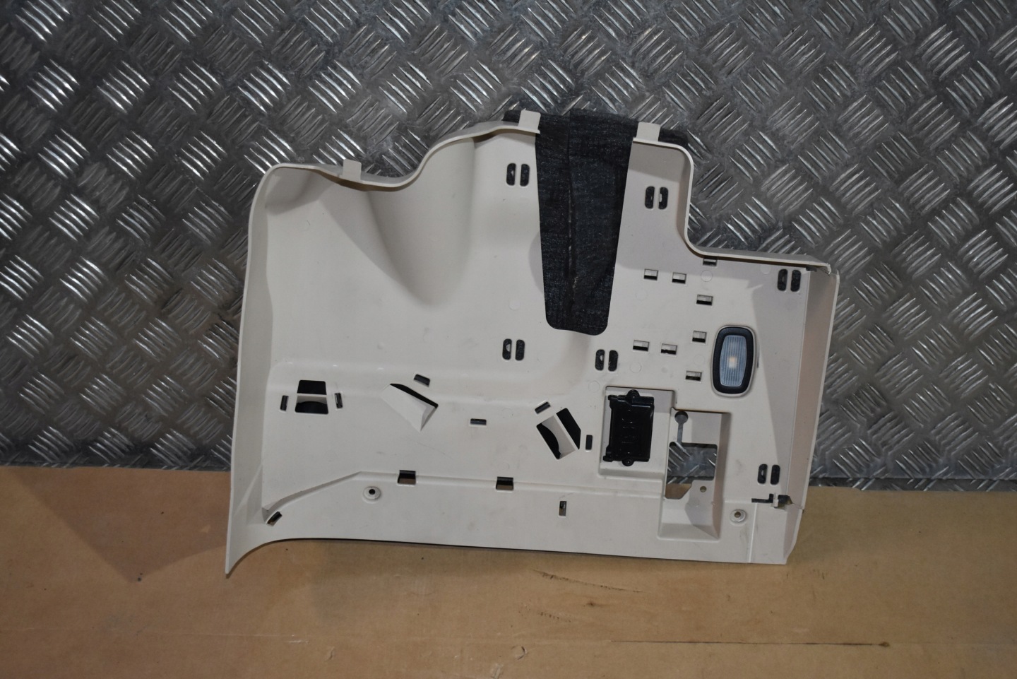IDEALNA cover consoles left MERCEDES SL R231 1