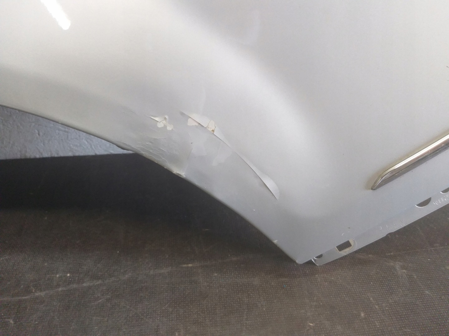 fender front left MERCEDES C class W204