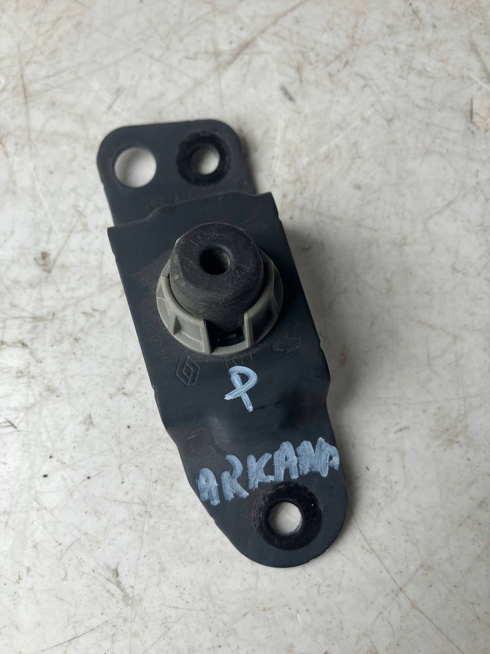 tip tip bonnets right RENAULT ARKANA