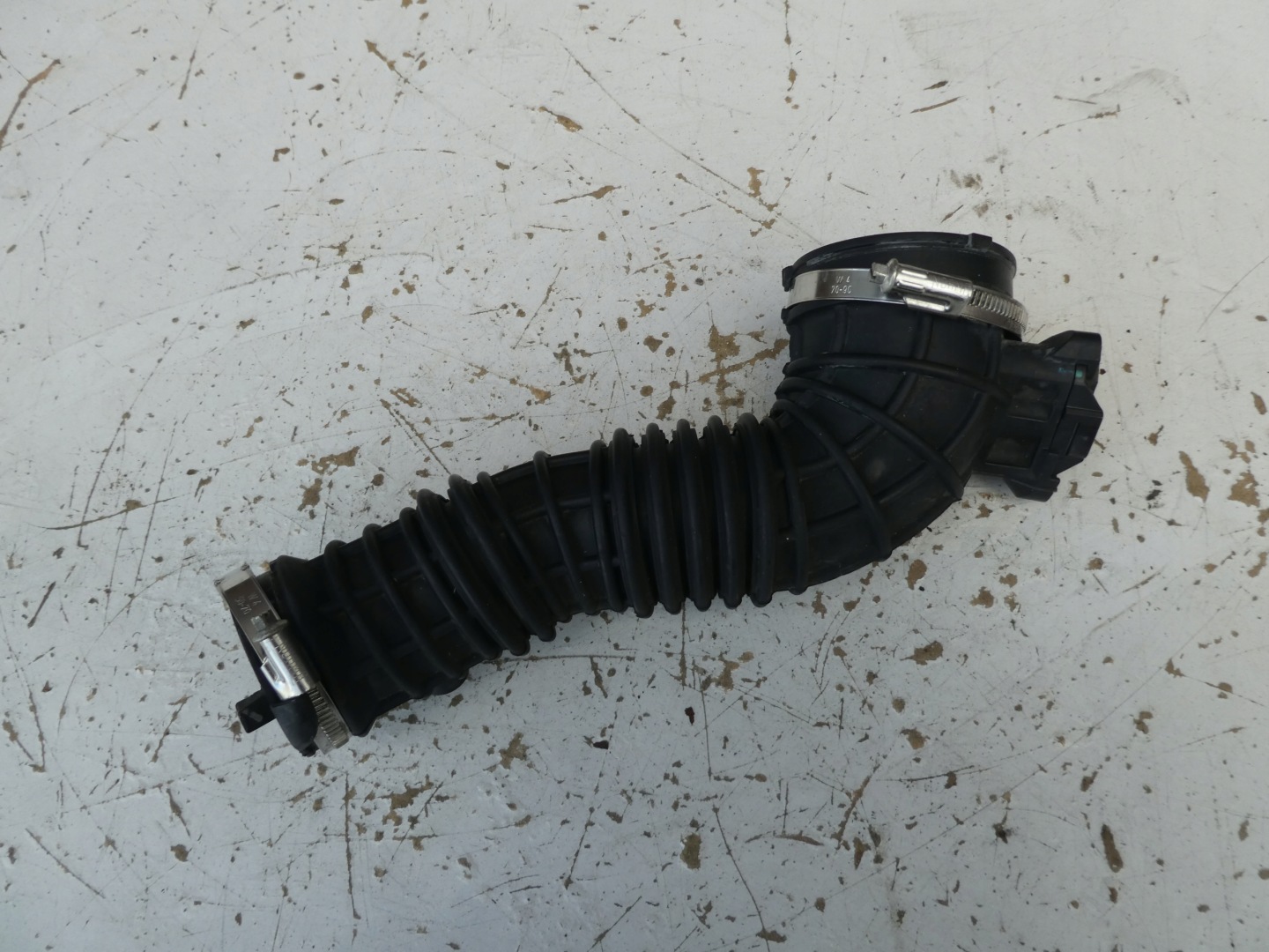 VW T6 SCHLAUCH SSACY INTERCOOLER 7E0129627H