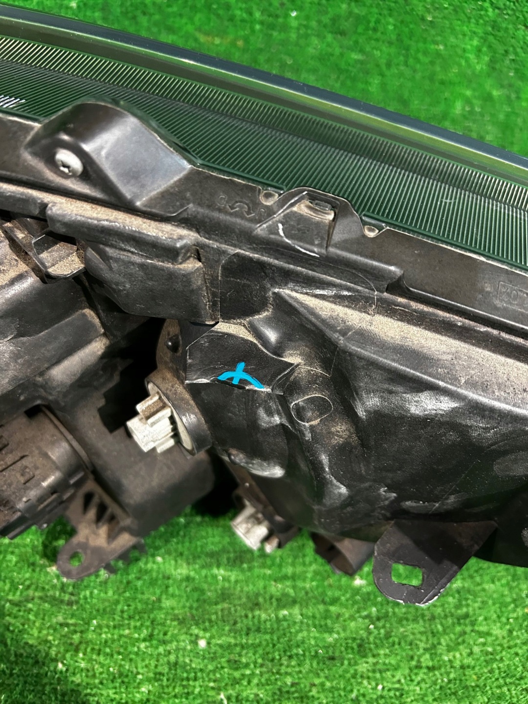 REFLEKTOR left HONDA C-RV XENON 12-15 NR.R