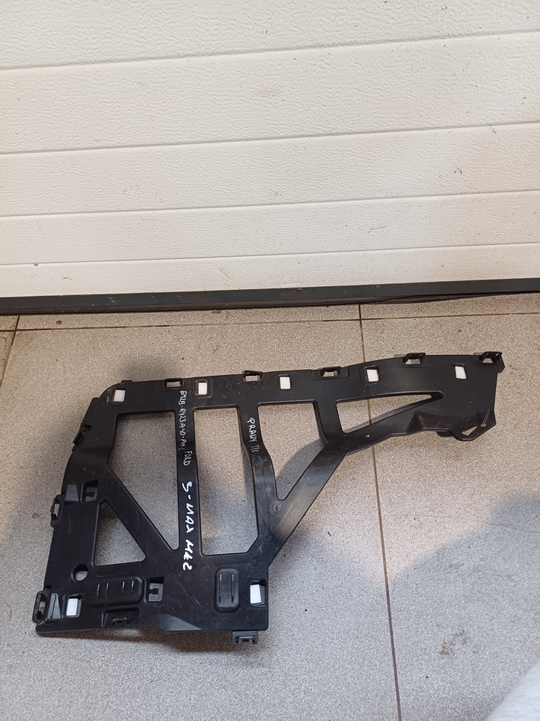 bumper bracket right rear part FORD S- MAX MK2 EM2B-R423A40-PIA2