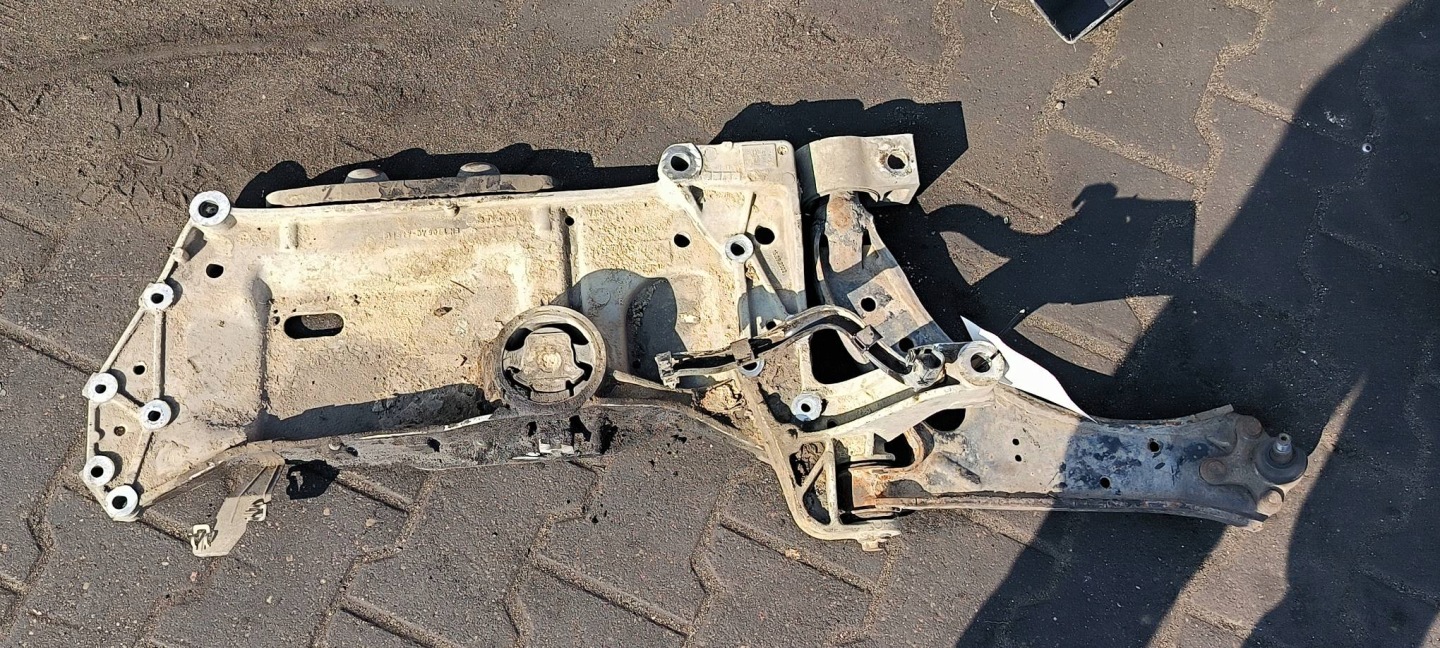 Achsträger vorne VOLKSWAGEN CADDY III