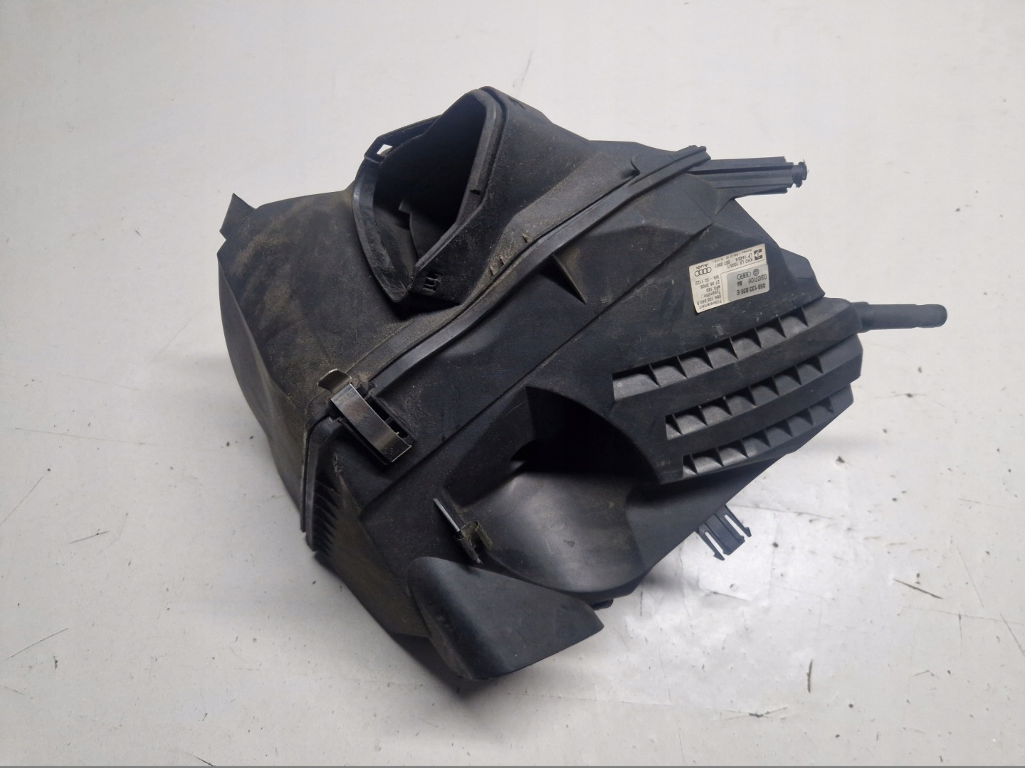 AUDI A6 C6 2.7 TDI DIESEL luftfiltergehäuse 059133835E