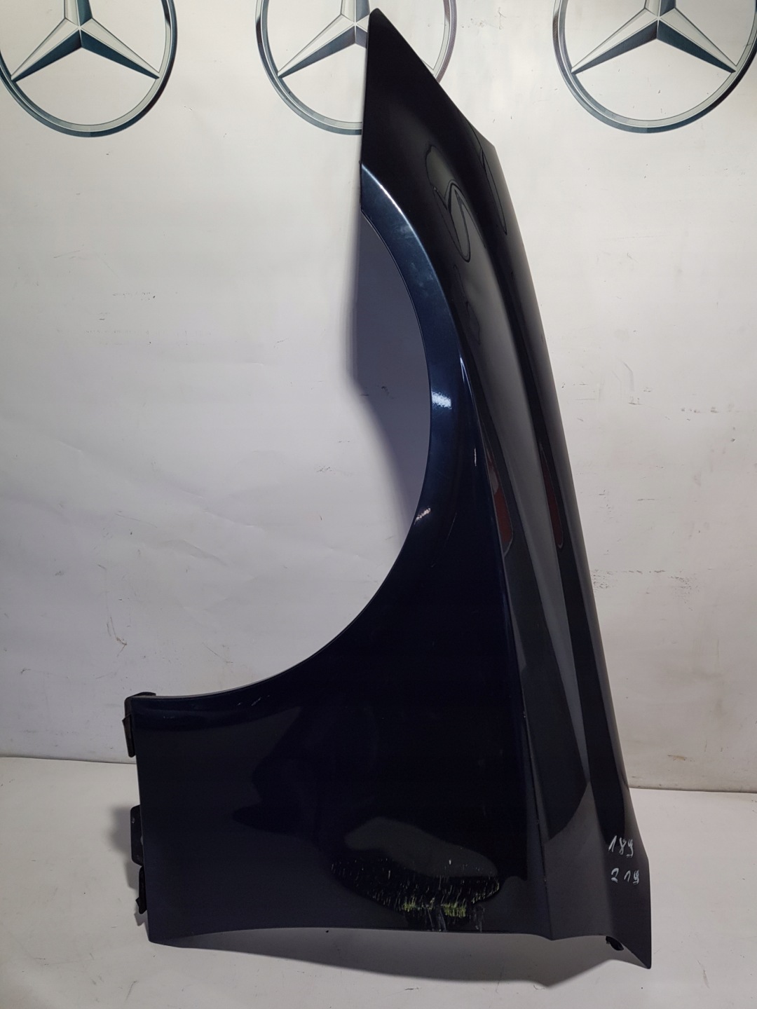 fender left front MERCEDES CLS W219 C189 189