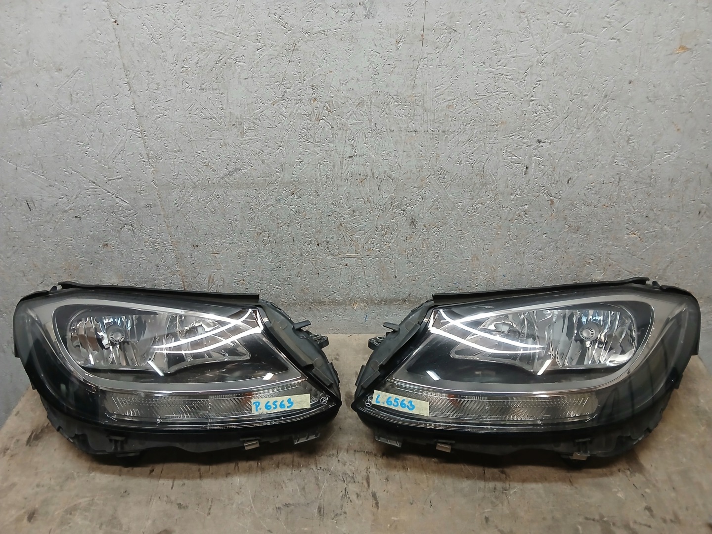 Licht vorne rechts oder links MERCEDES C KLASA W205 A2059066402 A2059066502