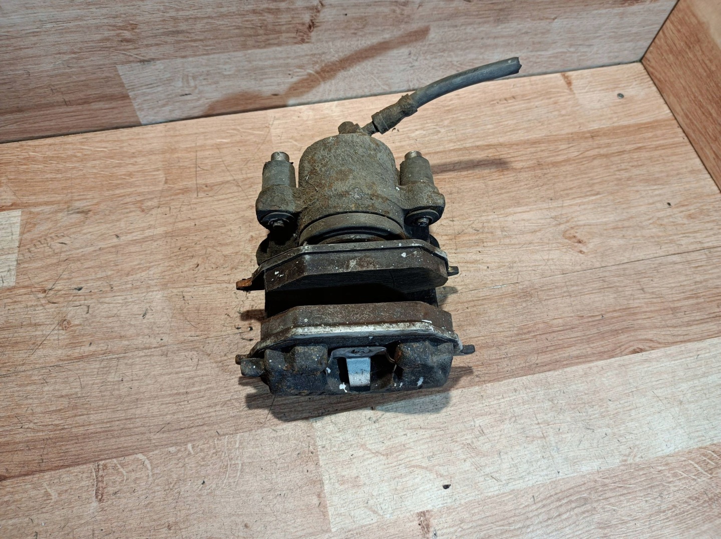 caliper brake front right Volkswagen Jetta III