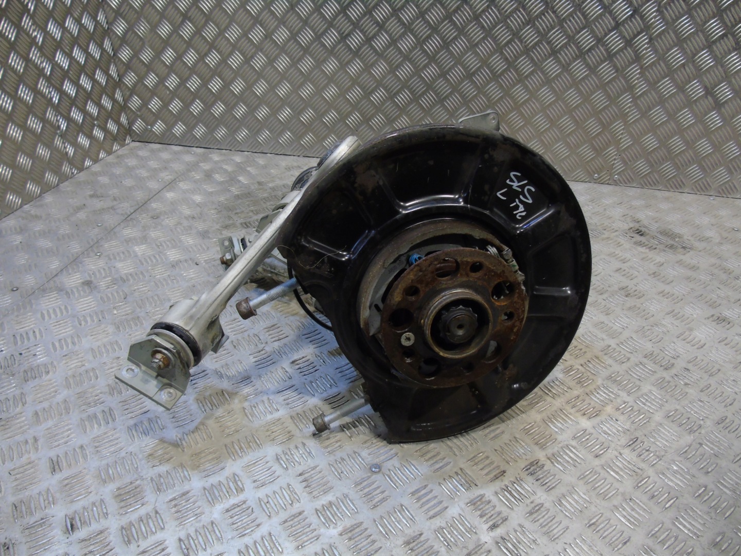 IDEAL.KPL.ACHSTRÄGER LINKS HECK MERCEDES SLS W197 1