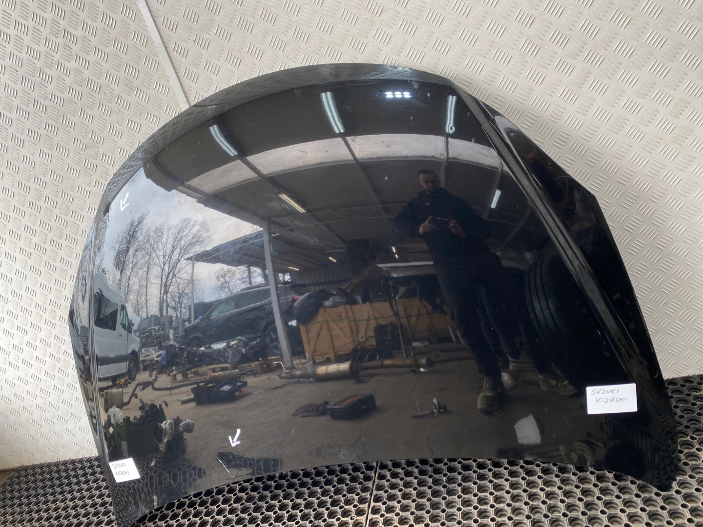 SUZUKI KIZASHI 09-14 bonnet front colour ZMV original