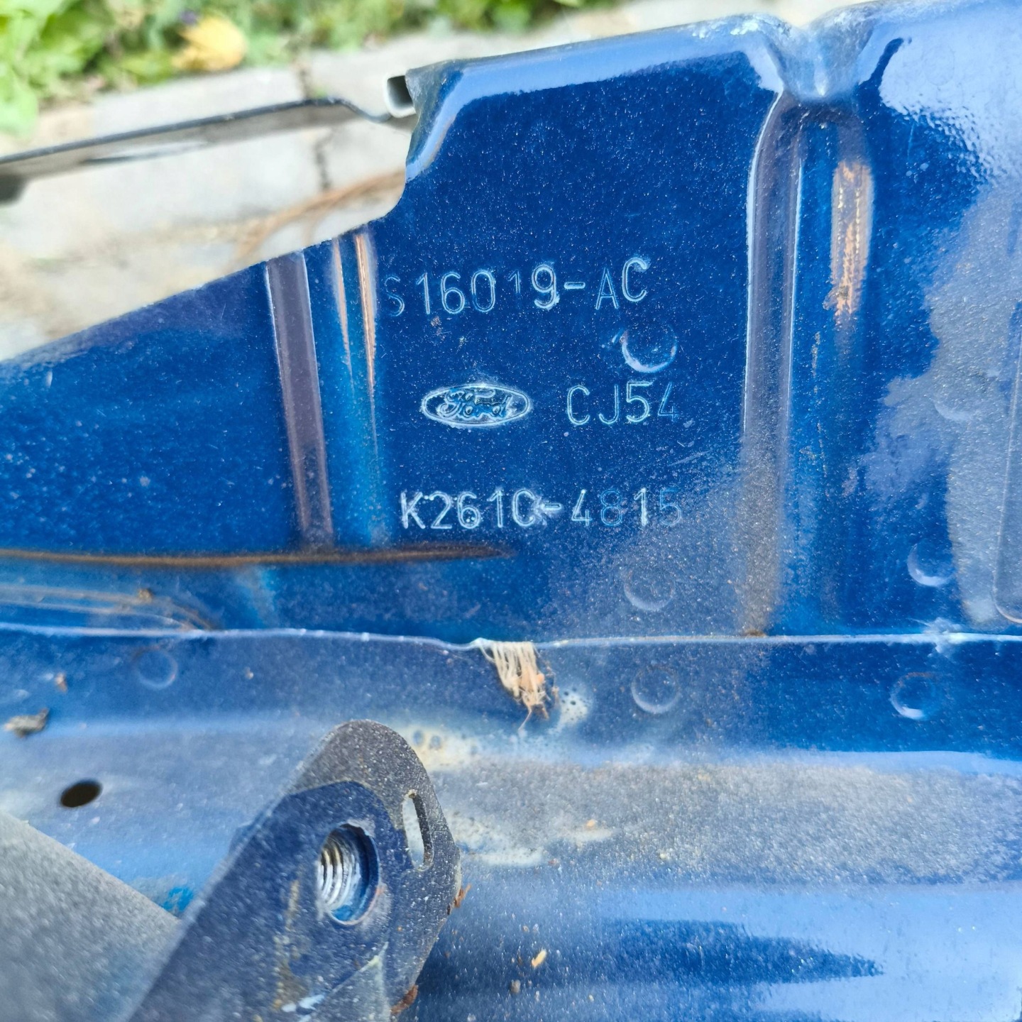Ford Kuga MK2 II quarter front left