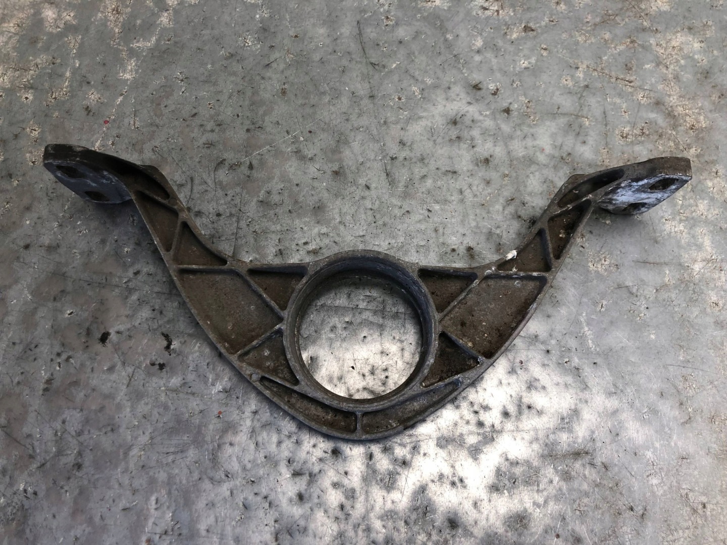 Support arbre VW TIGUAN LIFT 5N0804421