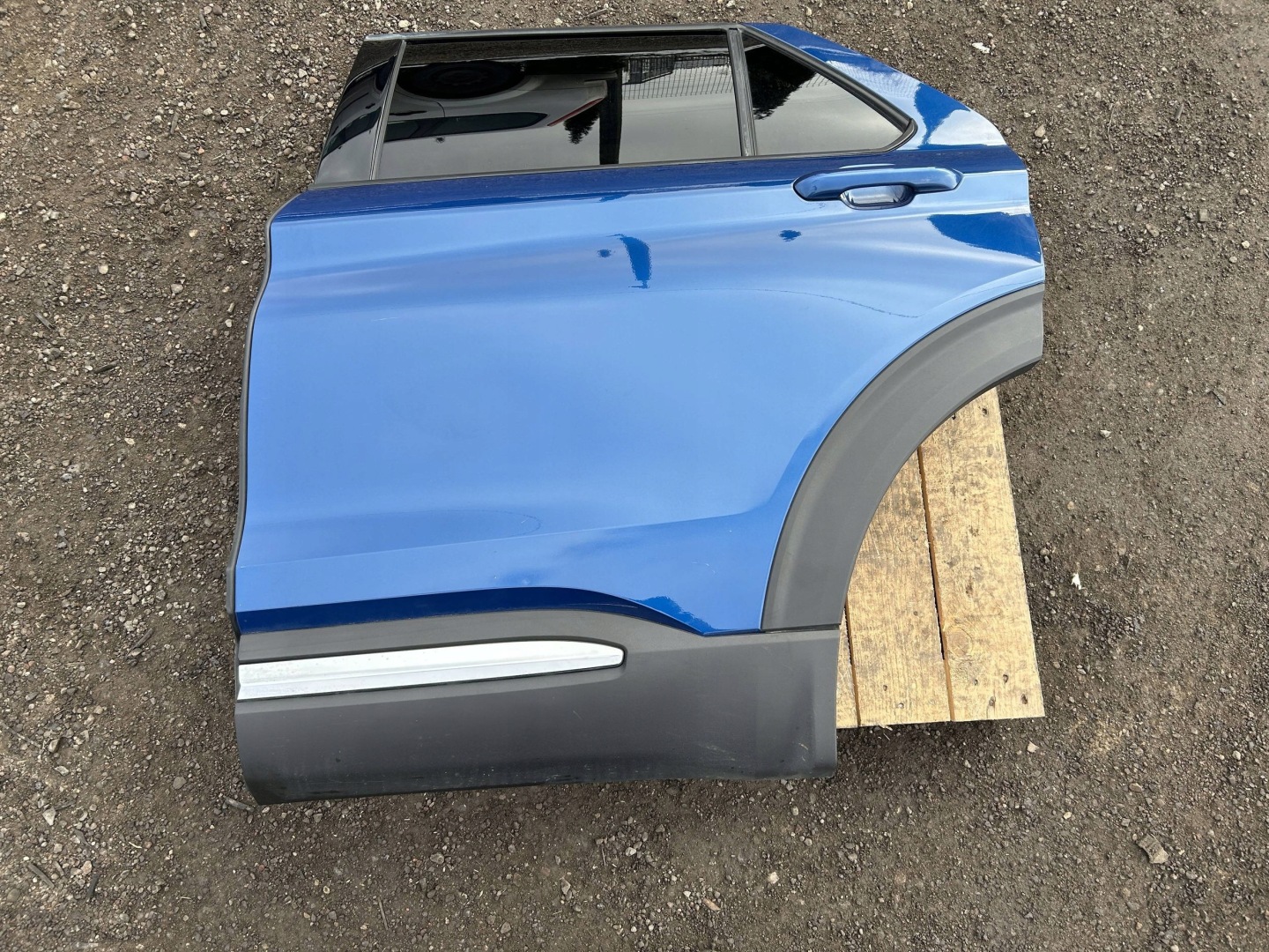 door rear part rear. left complete Ford Explorer VI 2020r
