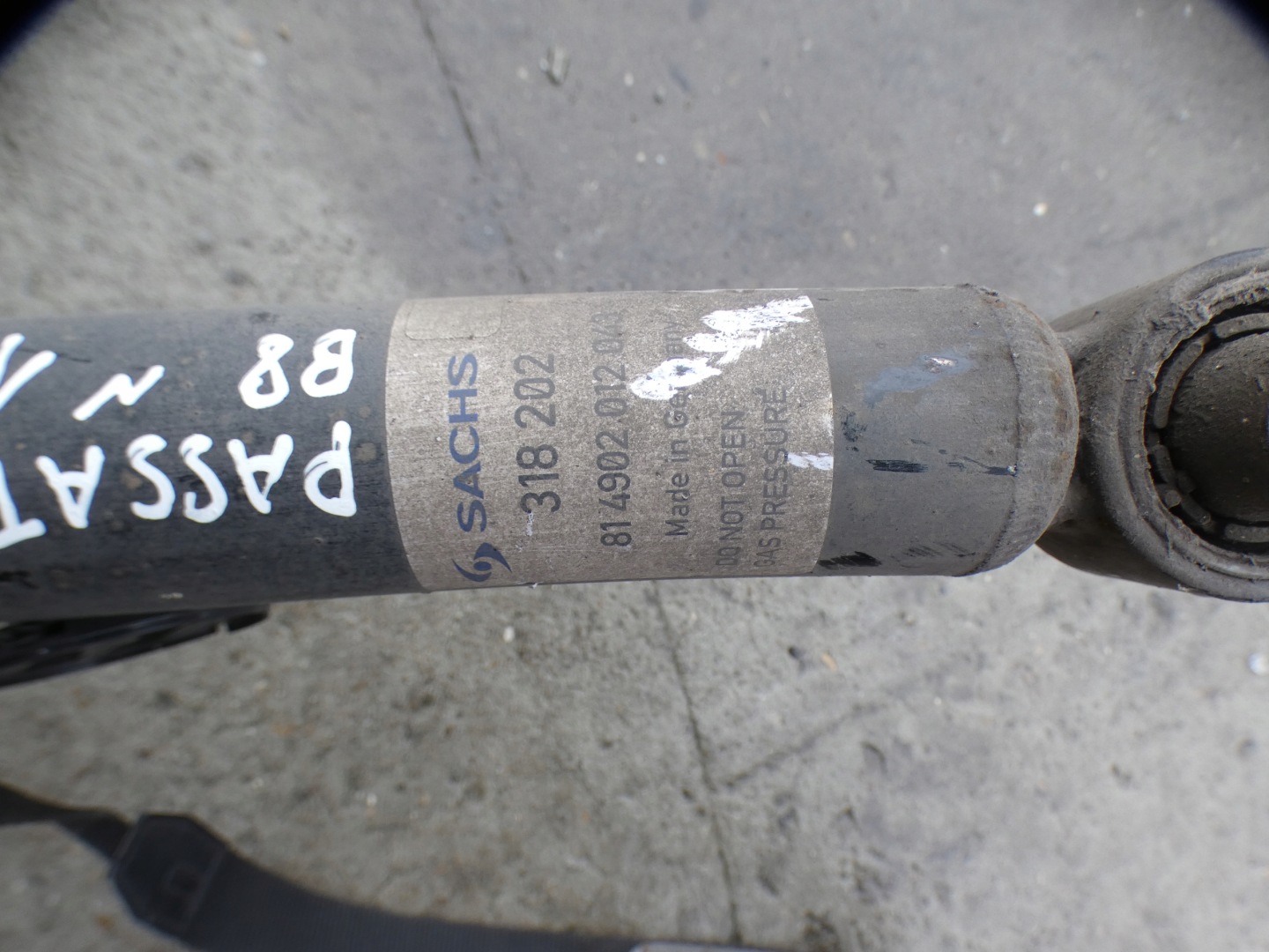 VW PASSAT B8 right left side shock absorber rear