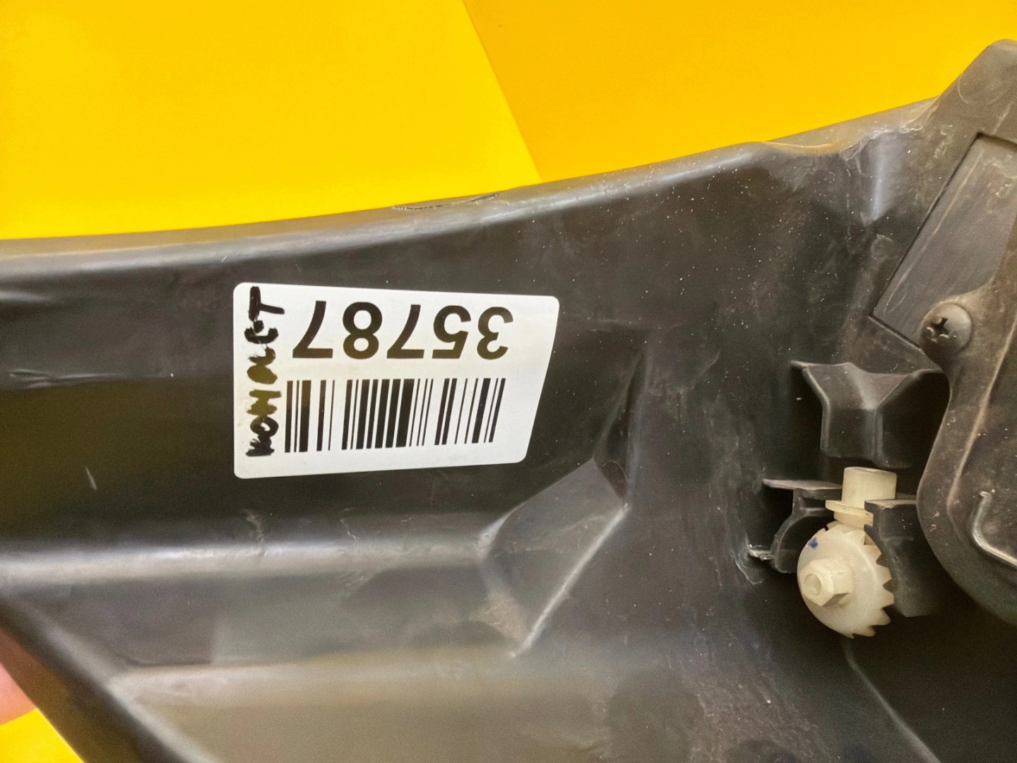 light left right front Chevrolet Malibu IV V300 Xenon