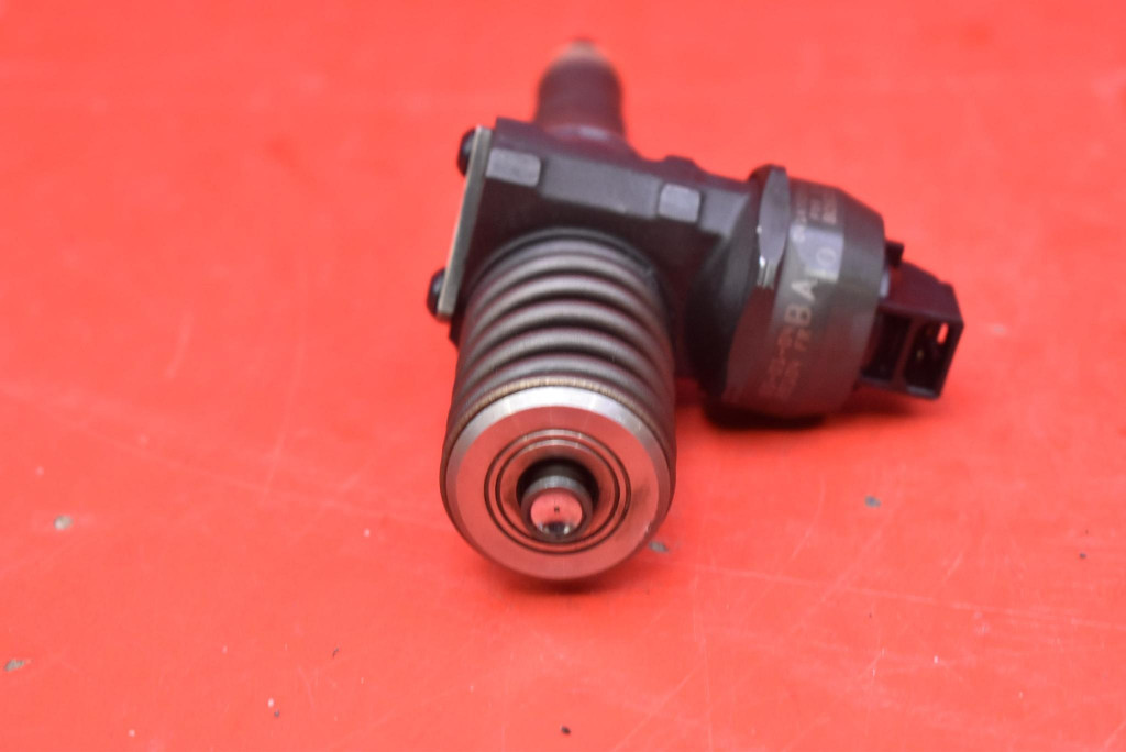 Einspritzdüse Einspritzdüse 038130073AG 0414720215 VW GOLF 5 V PLUS 1.9 TDI 105 KM
