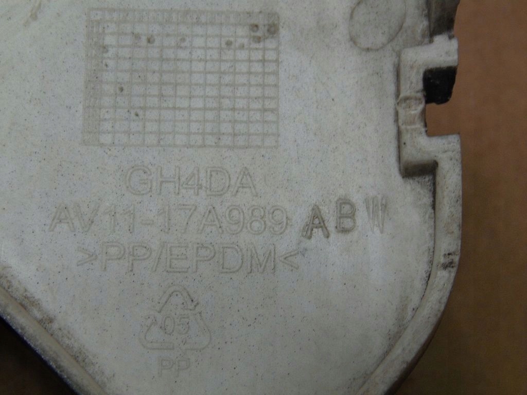 Ford B-Max Abschleppöse der Stoßstange vorne vorne