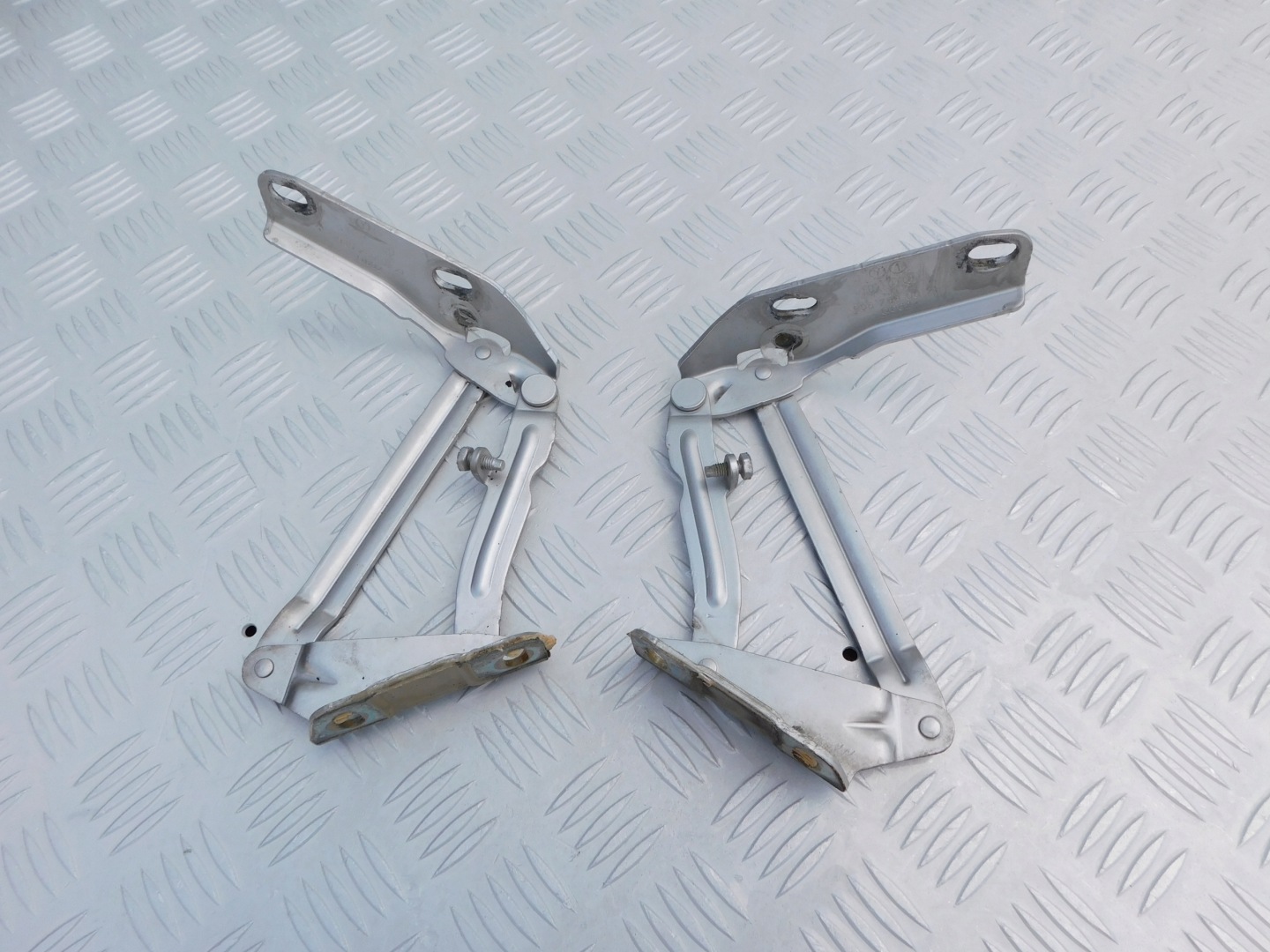 Sprinter 906 VW Crafter hinge - bonnet hinges KOMPLET 2 szt silver