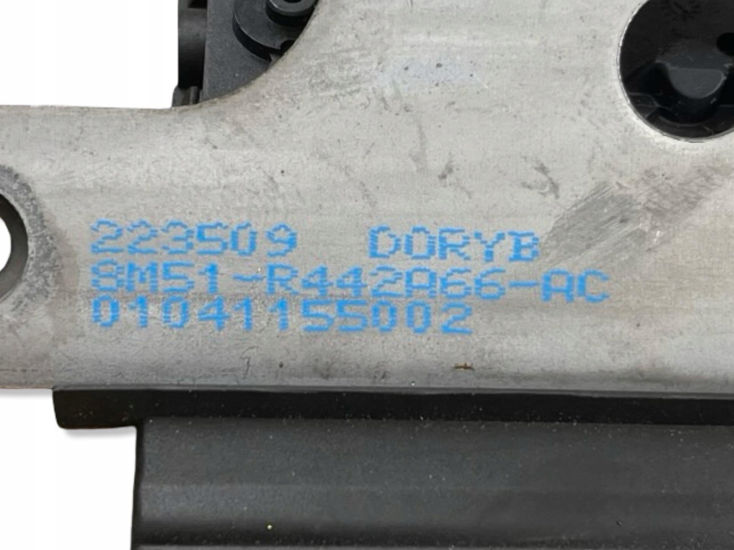 lock bonnet boot Ford Focus 2 facelift 2009 8M51-R442A66-AC