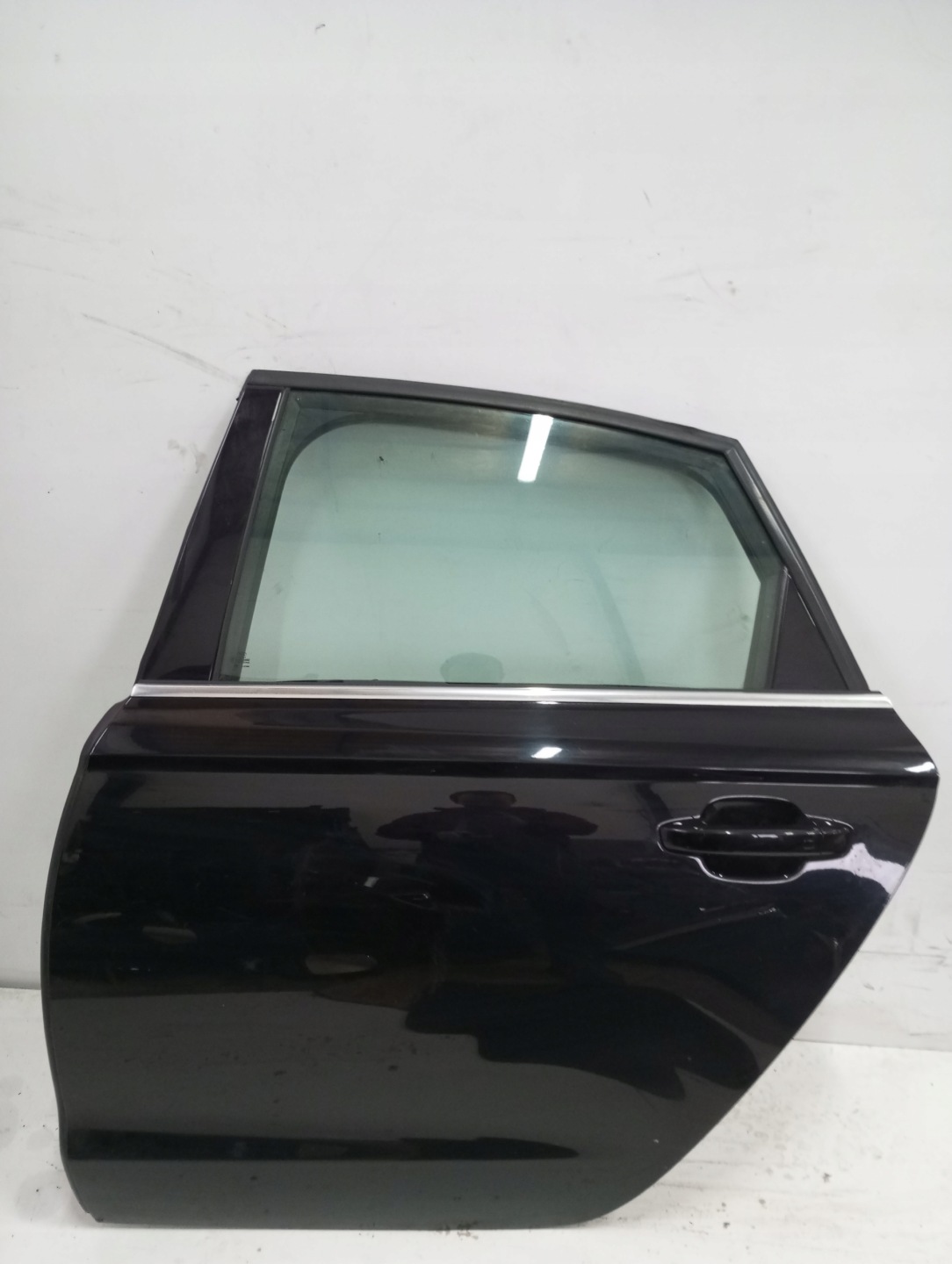 door Audi A6 4G0 sedan left rear.