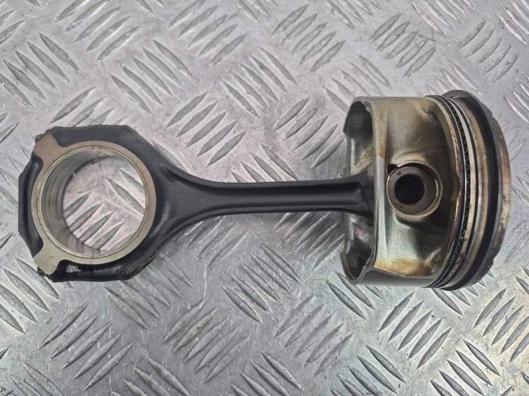 piston with connecting rod Mercedes E350 W212 92L88 272.977