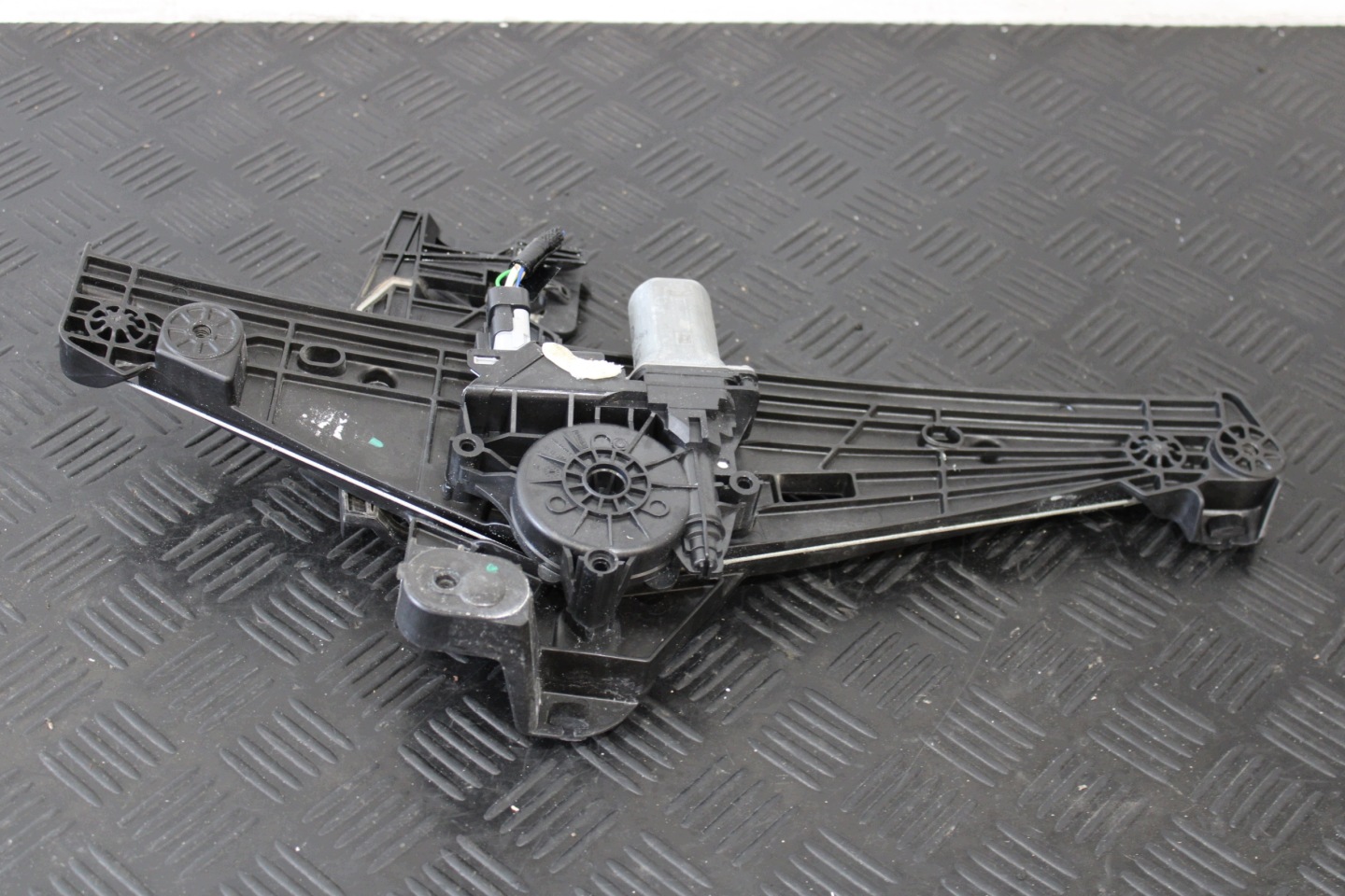 window regulator door left rear part OPEL MOKKA B II 2