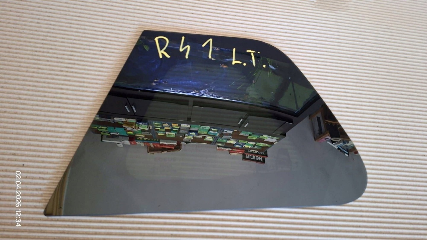 window side bodywork rear part side left Renault 4