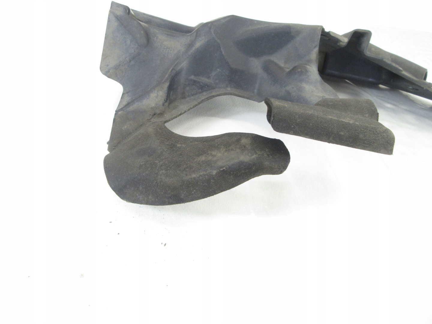 fedél a motrot bal eleje BMW e81 e82 e84 e87 e88 e90 e91 e92 e93 DIESEL
