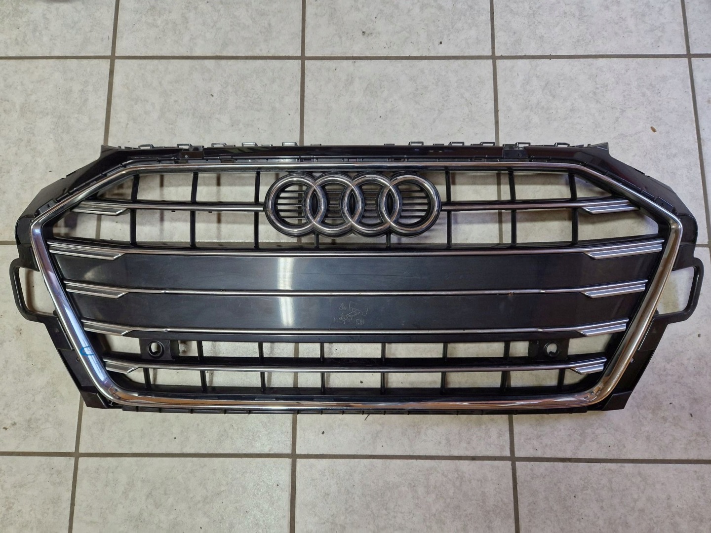 maska AUDI B9 LIFT 2019R->