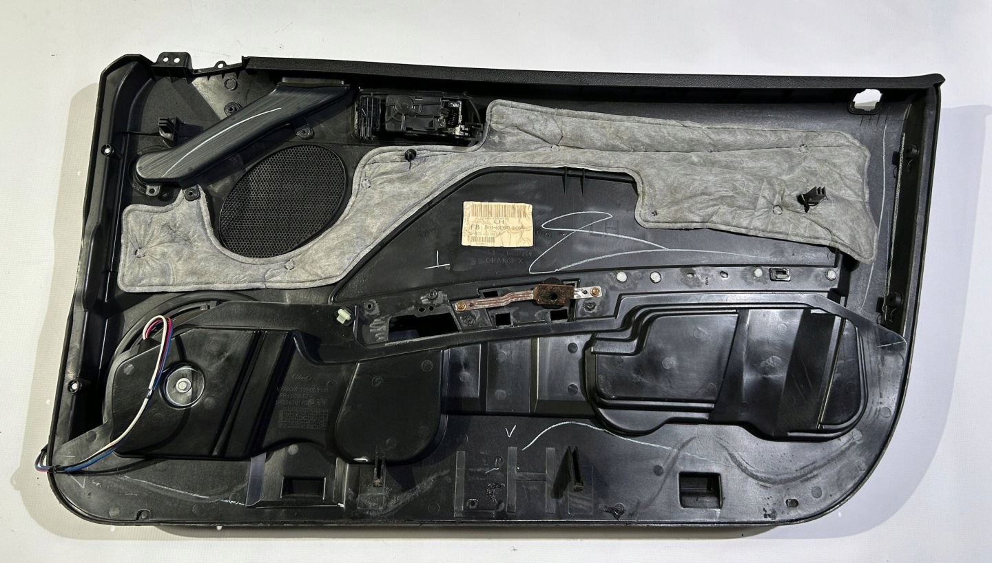 side upholstery side door left of left Ford Mustang Premium V 2010
